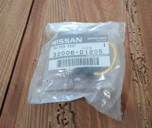 Nissan 300zx Fairlady Z32 OEM genuine parts Reverse switch manual automatic gearbox assembly packaging